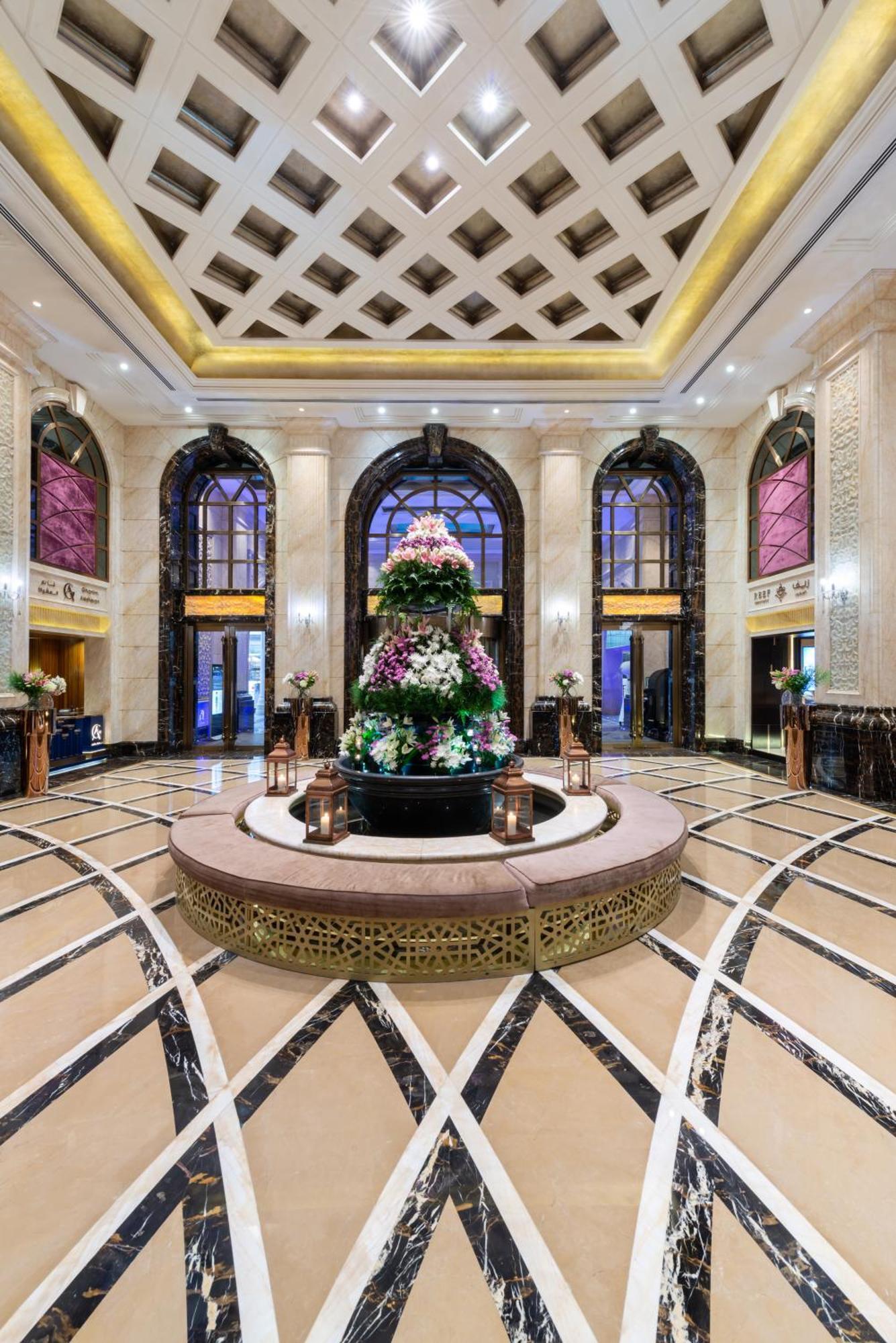 Narcissus & Hotel 5*