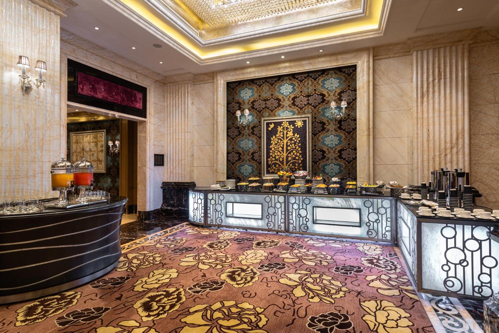 Narcissus & Hotel 5*